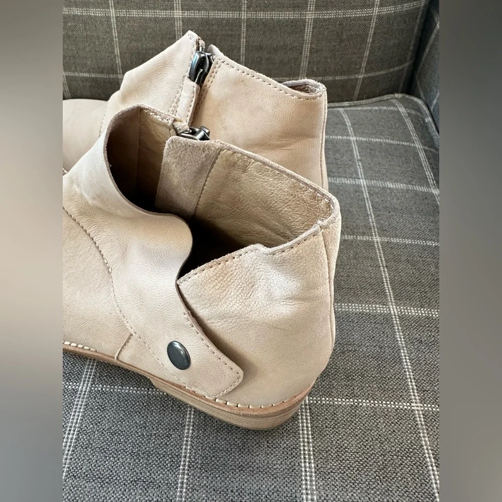 Eileen Fisher Billie Tumbled Nubuck Bootie Ankle Boots Women’s Size 8.5 Beige - Picture 6 of 11
